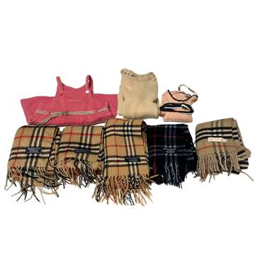 RE352 【まとめ売り】Burberry バーバリー 23点 まとめ売り 現状渡し マフラー 子供服 トップス ボトムス ランナー コート