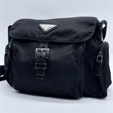 PRADA プラダ ショルダーバッグ ブラック ナイロン テスートナイロン 斜め掛け 三角ロゴ 黒 ポケット多数 レディース メンズ