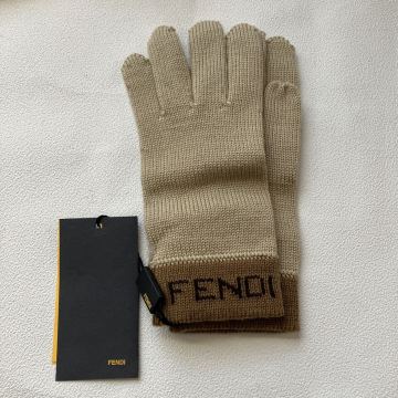 e394-60 未使用 FENDI フェンディ 手袋 グローブ ロゴ ベージュ レディース 100％ウール ニット イタリア製 ブランド ブランド小物