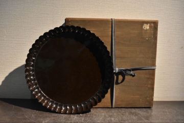 【GE】R37【コレクター所蔵品】《名品》時代 黒漆足付盆/中国古玩 中国美術 漆器 漆芸 皿 骨董品 時代品 美術品 古美術品 