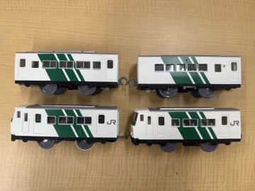 n コンパクト 185系 特急電車(踊り子・緑ストライプ) プラレール リアルクラス タカラトミー 電車 車両 ※通電確認済、傷や汚れ有、現状品