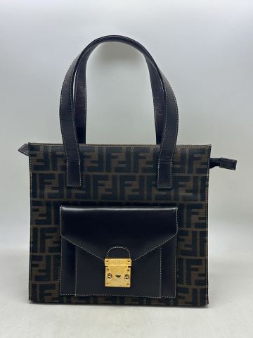 FENDI フェンディ ハンドバッグ ズッカ