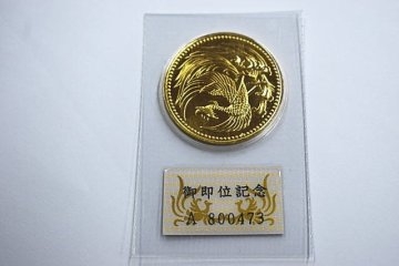 K24純金10万円金貨　未使用 平成2年 天皇陛下御即位記念 日本 鳳凰と瑞雲御紋 記念メダル ブリスターパック入り★12472
