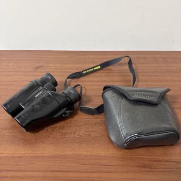 【送料無料】Nikon双眼鏡　トラベライトＶ　8&times;25 5.6&deg; 双眼鏡