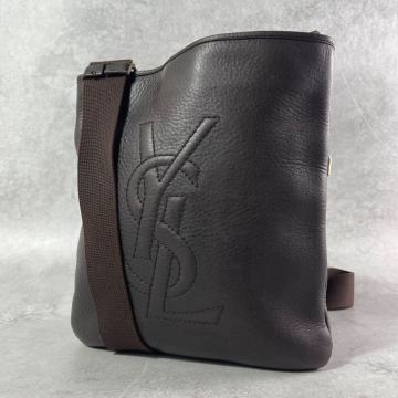 【美品】サンローラン saint laurent ショルダーバッグ サコッシュ YSL エンボス ロゴ レザー 本革 ブラウン 斜めがけ メンズ ビジネス