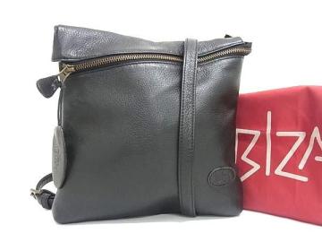 1円 ■極美品■ IBIZA イビザ レザー クロスボディ ショルダーバッグ 斜め掛け メンズ レディース ブラック系 BN7301
