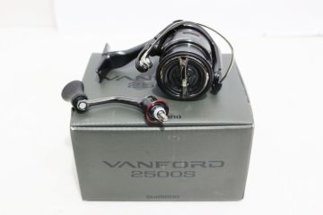 J764H 124 SHIMANO シマノ 24' ヴァンフォード 2500S ベイトリール 中古品