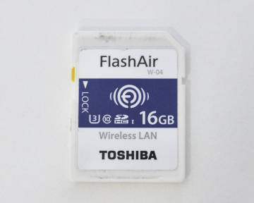 東芝 TOSHIBA SDカード 無線LAN FlashAir 16GB