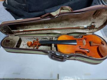 　　SUZUKI/スズキ　　　バイオリン　　　NO.580　　　Size4/4　　　　Anno 1985　　　　　奇麗なバイオリンです　　　　　　
