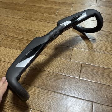 ヴィジョン（vision）トライマックス エアロ　カーボンハンドル　31.8mm 420mm 中古