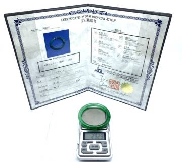 翡翠　ヒスイ　バングル　ブレスレット　天然ジェダイト 146.441ct　重量：約29.2ｇ 鑑別書あり