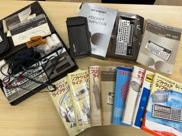 d1f40 ポケコン　ポケットコンピュータ　シャープ　レトロ　 当時物 説明書 SHARP 小型電気製品