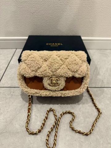 CHANEL レザー　ミニチェーンクラッチ　ノベルティ