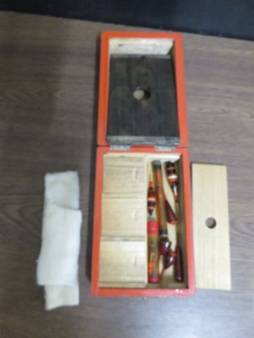 KU3783　タナゴ浮き/ウキ　8個セット　ケース付き　サイズ：長さ約５cmほどの物