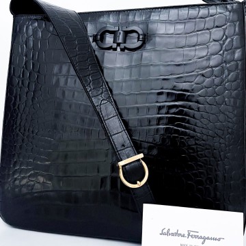 1円■新品同様■超希少デザイン■最高級■型崩れ無し■Ferragamo フェラガモ クロコ ブラックガンチーニ ショルダーバッグ ビジネス メンズ