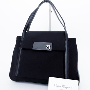 1円■未使用級■超希少デザイン■型崩れ無し■Ferragamo フェラガモ ガンチーニ ハンドバッグ ビジネス メンズ レディース レザー ブラック