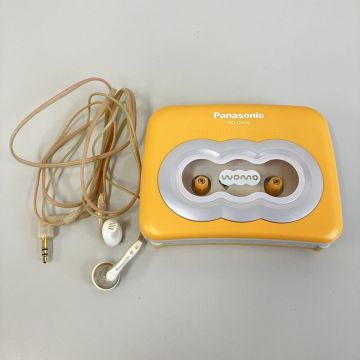 U326-M26-2200 ◎ Panasonic パナソニック STEREO CASSETTE PLAYER RQ-CW05 WOMO カセットプレーヤー イヤホン付 通電確認済 TE