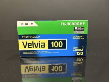 未開封 FUJIFILM 富士フイルム FUJICHROME VELVIA ベルビア Professional RVP 100 120 期限切れ(2025-9) フィルム 保管品 現状品 AL220000