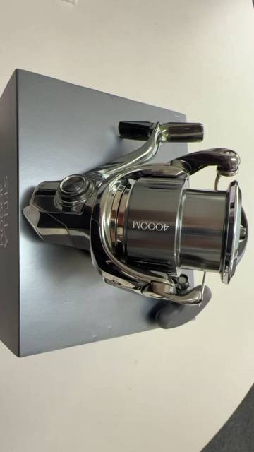 シマノ 22 ステラ 4000M-K 043948　美品