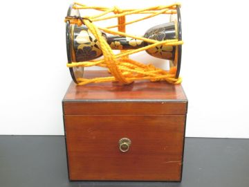 小鼓 金蒔絵 共箱付き 和楽器 能楽 歌舞伎 伝統芸能 桜 梅 花