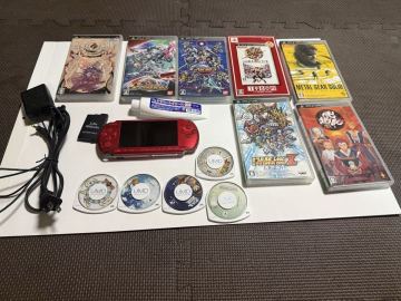 PSP-3000 SONY レッド プレイステーションポータブル ソフト１２本　ソニー 充電器　メモリースティック4GB 予備バッテリー