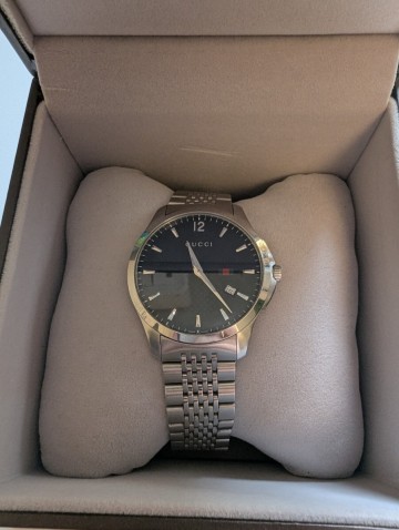 GUCCI Gタイムレス シルバー クォーツ ブラック文字盤 腕時計 グッチ