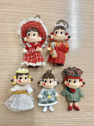 長「23178」ペコちゃん　キーホルダー　5点おまとめ　袴　アイドル　制服　人形　フィギュア　