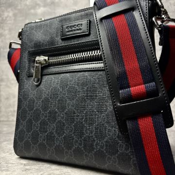 《近年モデル/極美品》 GUCCI グッチ メンズ ショルダーバッグ 斜め掛け クロスボディ 紳士 シェリーライン GGスプリーム グレー PVC