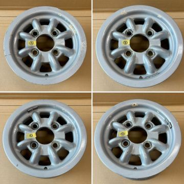 【ジャンク】　売り切り！　BMC ミニ　当時物？　ミニライト　マグネシウムホイール　4.5J 10インチ　ミニクーパー　ローバーミニ　などに