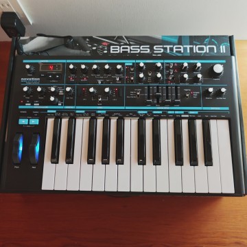Novation シンセサイザー Bass Station II