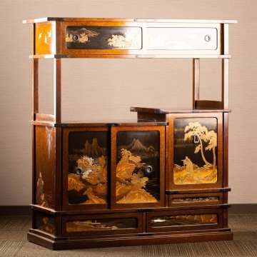 【流】木製漆器 時代 加賀蒔絵 梨地山水蒔絵金具付飾棚 高95.5cm KZ761◎