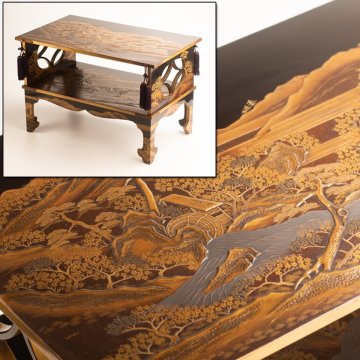 【流】時代漆器 山水高蒔絵毛彫金具付二段卓 冠卓 幅59.3&times;35cm 箱付 HD896