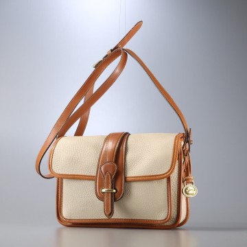 GS9554■USA製 vintage DOONEY&BOURKE ドゥニー&バーク レザー ショルダーバッグ クロスボディ 肩掛け 斜め掛け 鞄 ライトベージュ系