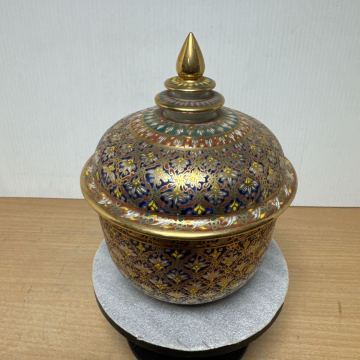A0028R◆未使用◆ タイ　伝統磁器　ベンジャロン焼き　蓋付き器　置物　小物入れ　現状渡し◆長期保管品◆