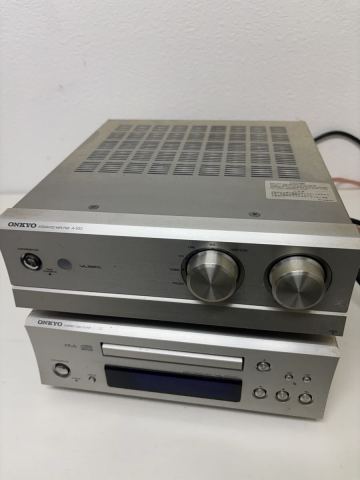 ★【売り切り】 ONKYO オンキョー　コンパクトディスクプレーヤー　 C-733 オーディオ機器　INTEC 275シリーズ　現状品