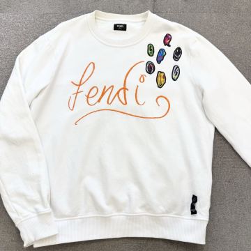 95『美品・現行タグ』 FENDI フェンディ メンズ ビッグロゴ 筆記体 刺繍 ワッペン スウェット トレーナー ホワイト 白 Lサイズ