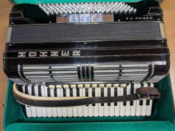 1円&rArr;ura 美中古 HOHNER MORINO Ⅳ 120 BASS ホーナー モリノ ピアノアコーディオン 鍵盤楽器 ケース付