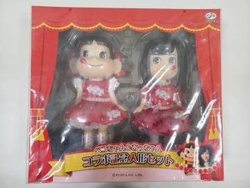 【未開封新品】ペコちゃん＆あっちゃん コラボ記念人形セット フィギュア FUJIYA 不二家 前田敦子 懸賞品