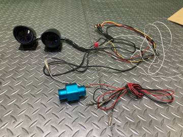 追加メーターセット オートゲージ 汎用品 水温計.タコメーターセット 水温アタッチメント付（ムーヴ L175S）外し タント コンテ 管35228