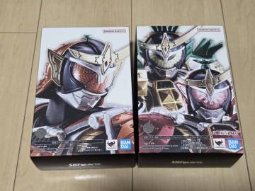 【1円～】 S.H.Figuarts（真骨彫製法）仮面ライダー鎧武 オレンジアームズ＆アームズチェンジセット(パインアームズ&イチゴアームズ)