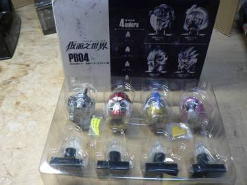 仮面ライダー ライダーマスクコレクション マスカーワールド エグゼイド編 発行台座付セット