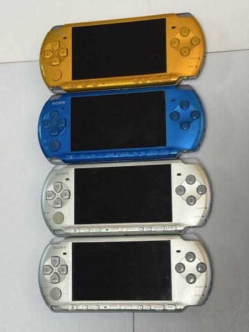 PSP-3000 4台セット　稼動品　バッテリーなし　送料無料