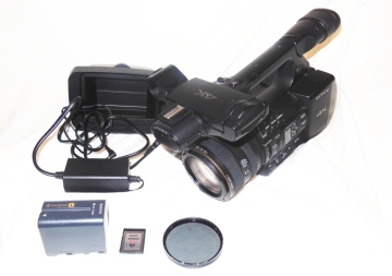 SONY ４K業務用ビデオカメラ/FDR-AX1〔動作良好/XQDメモリー64GB付属〕