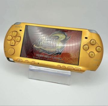 PSP-3000 ブライトイエロー 動作確認済みプレイステーションポータブル　PSP モンスターハンターポータブル 3rd pspソフトのみ