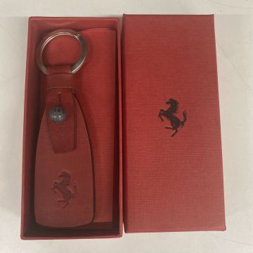 ☆ お得　フェラーリ キーリング Ferrari キーホルダー ボルドー 正規廃盤品　美品　希少　 FERRARI レザー イタリア製