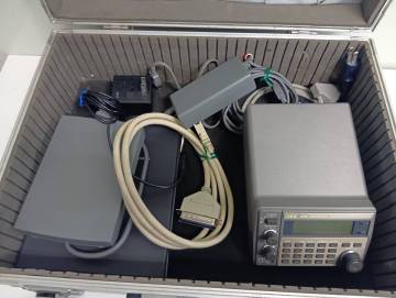 M2047 広帯域受信機 AOR AR-AR3000A