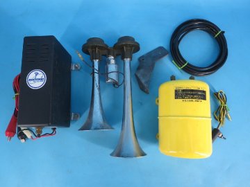 デルコレミー　エアー ホーン　ヤンキー ホーン　旧車　コンプレッサー　タンク 2.5L　ホース　接続コード　まとめて　現状品（箱中HON2