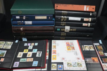 (707)外国切手アルバムボストーク17冊大量20.35kg未使用フランス第1巻3巻アメリカディズニー小型シート犬サッカー鳥モスクワオリンピック