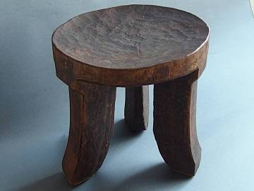 ◎野遊１ 抽象美のエチオピア オモロ族の木彫スツール(椅子) 民藝 アフリカ美術 Trivalart Ethiopia