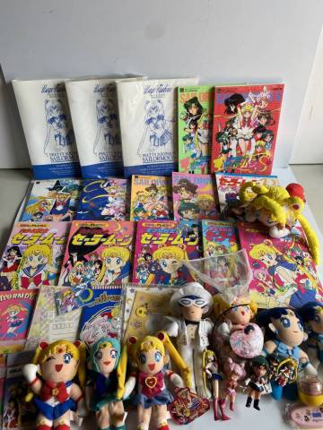 Jt266◆美少女戦士セーラームーン◆グッズ 大量 まとめ 当時物 絵本/本 ぬいぐるみ バインダー セーラームーンR S Sailor Moon 保管品